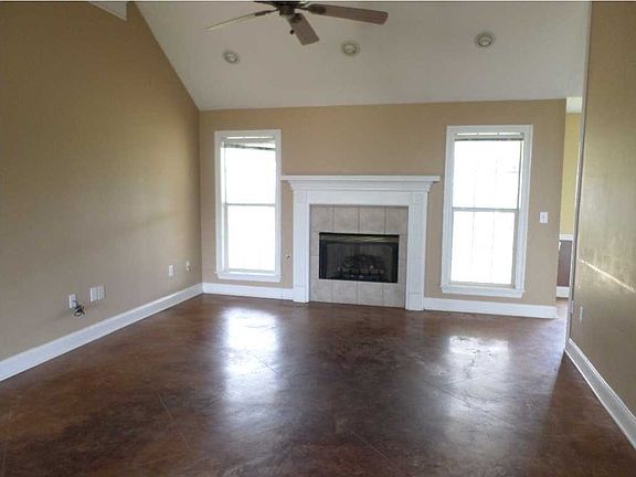 3rd image of 415 Abbey Woods