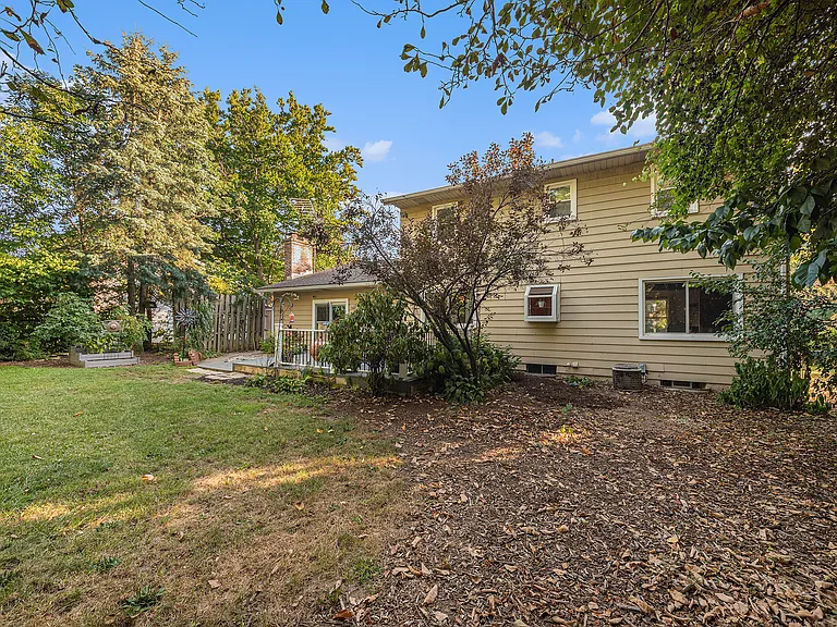 2205 Highlander Dr SE — Photo 31