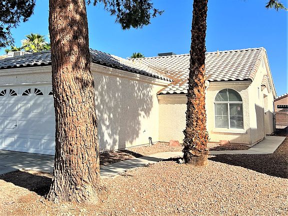 2nd image of 6089 Peach Blossom Ln
