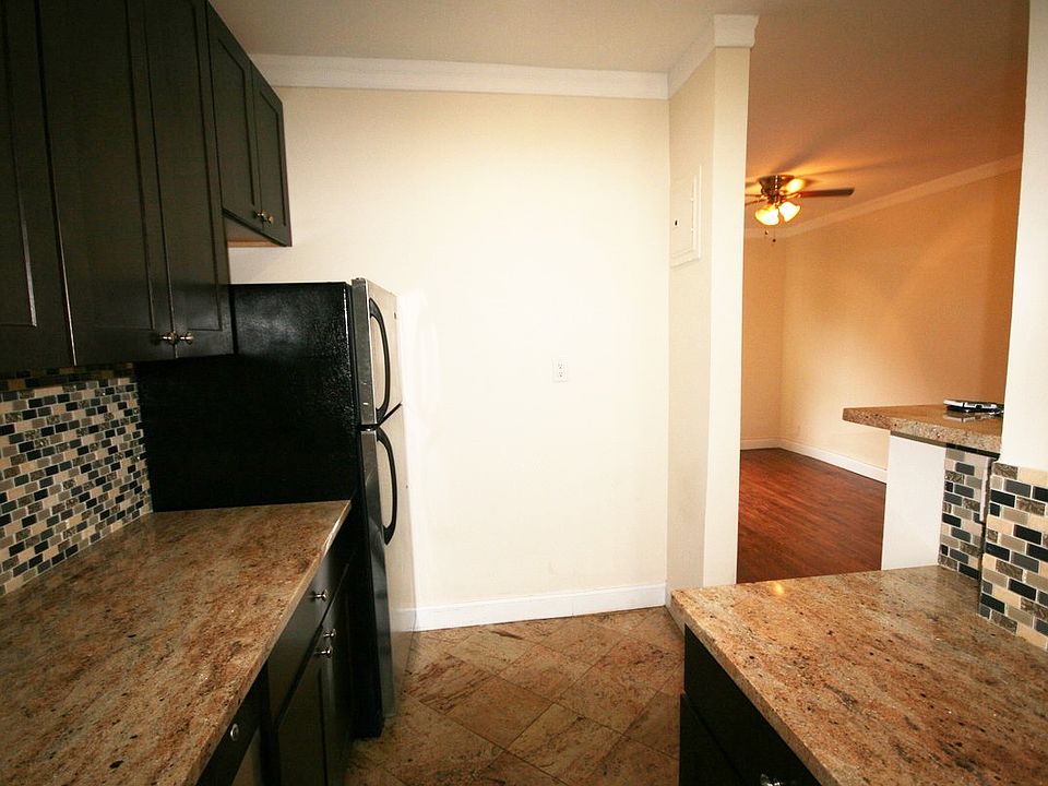 2nd image of 2157 33rd St #5C