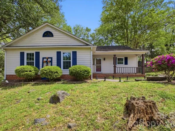 2516 Turnberry Ln, Charlotte, NC 28210