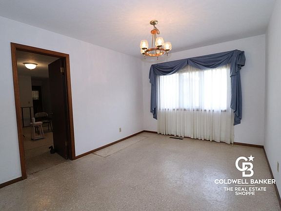 4th image of 1702 Janice Ln