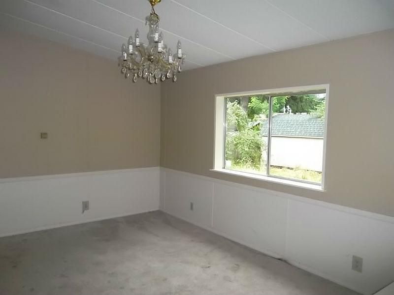 2nd image of 143 2nd St