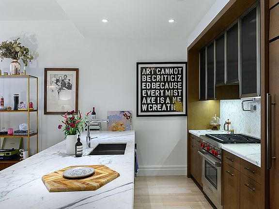 4th image of 100 Barclay Street #12J