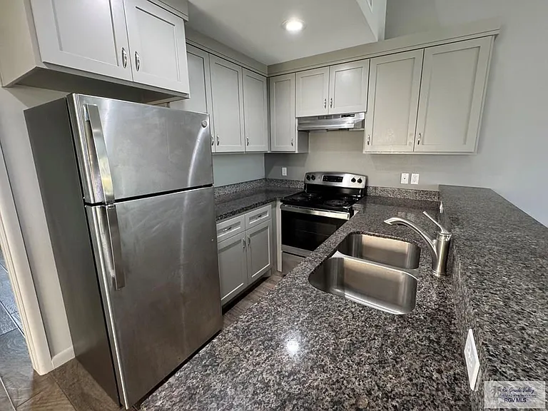 7100 Via Del Mar Cir #B-3 — Photo 6