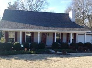 429 Lakeover Dr W, Columbus, MS 39702