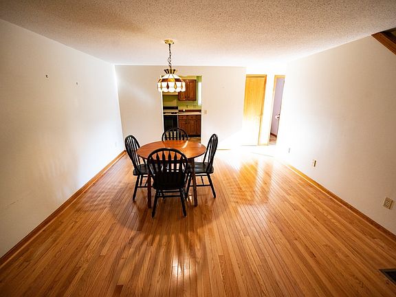 3rd image of 91 Briar Way Unit 91