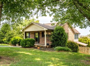 431 Golf View Dr, Maryville, TN 37801