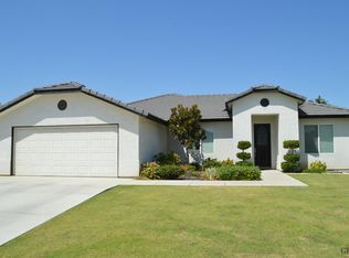 6605 Woodland Hills Dr, Bakersfield, CA 93312