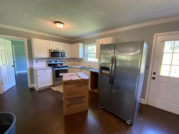 4th image of 514 Academy Dr