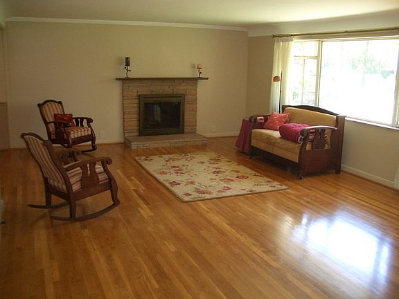 5th image of 119 Wrenwood Ln