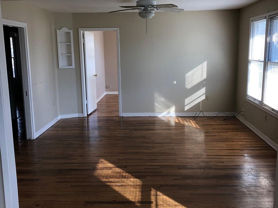 1st image of 410 E Humphreys St