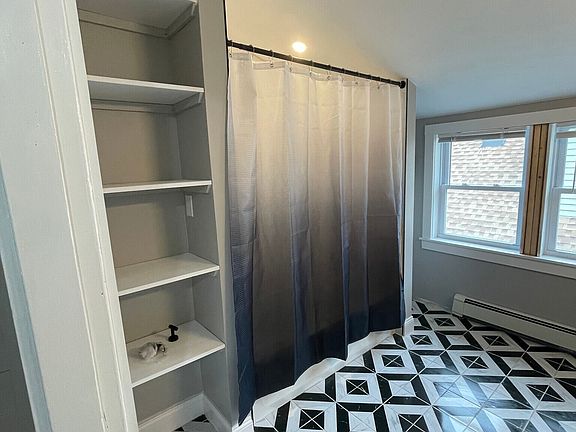 5th image of 47 Pearl St