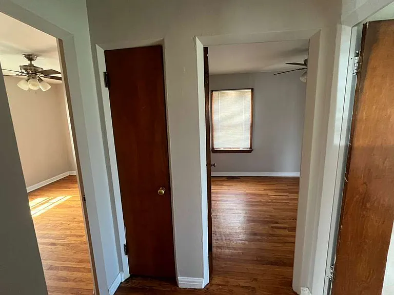 9813 Lullaby Ln — Photo 23