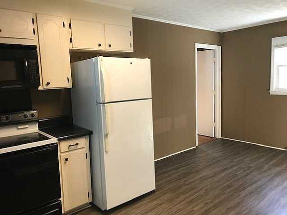 5th image of 211 Chuckwood Dr