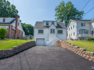 60 Lower Notch Rd, Little Falls, NJ 07424