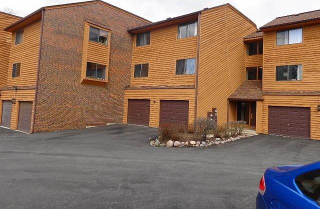 1st image of 9555 Arrowhead Dr APT D1