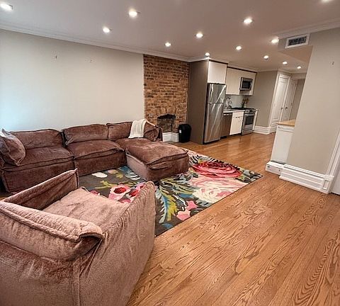 3rd image of 149 Greene Ave Floor 1
