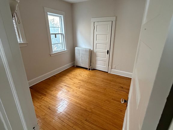 5th image of 3224 Irving Ave S #3224