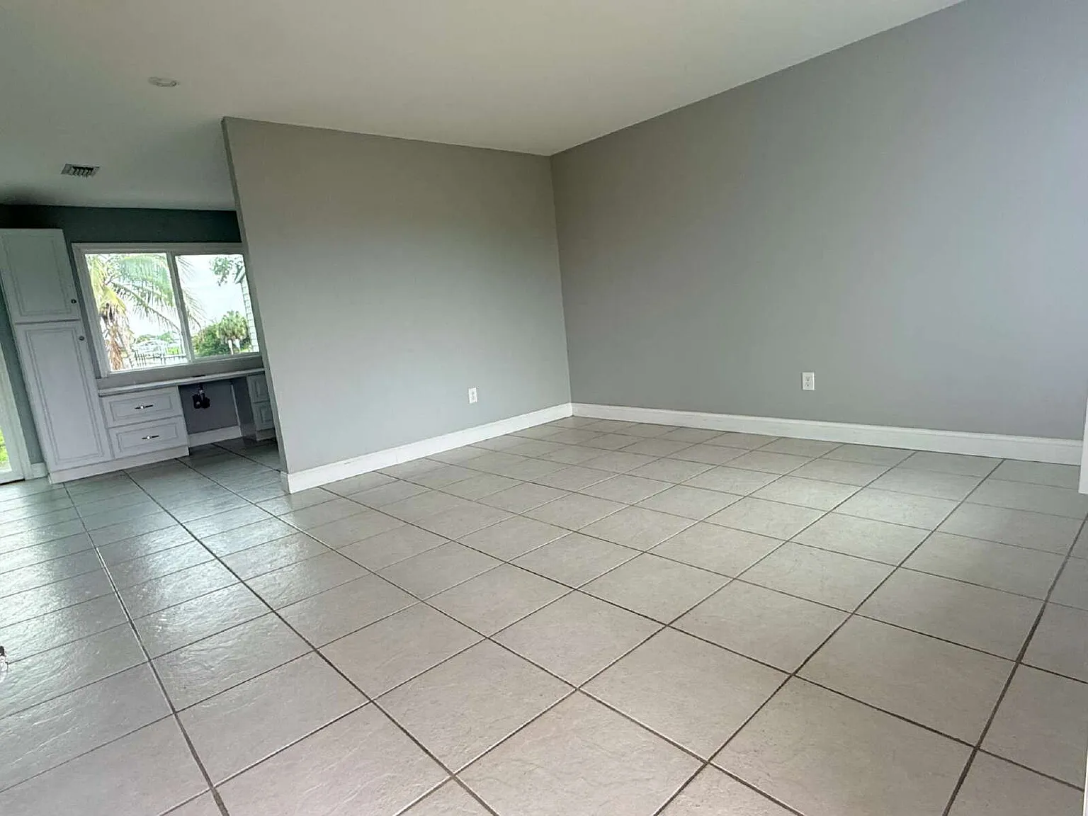 2 bed, 1.5 bath, 912 sqft, $1,900 — Photo 3