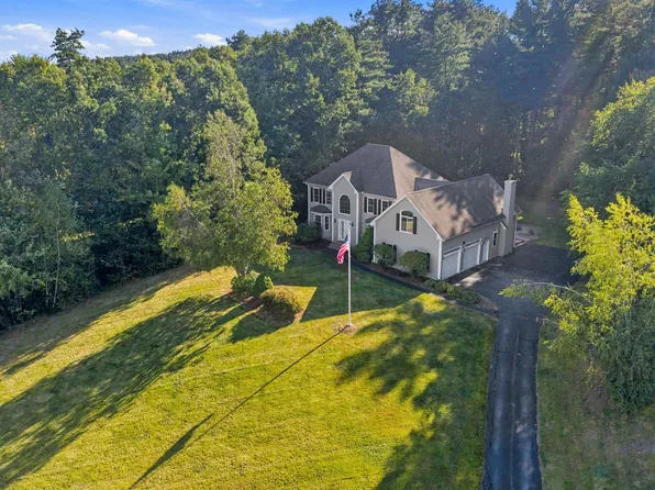 13 Longview Circle, Pelham, NH 03076
