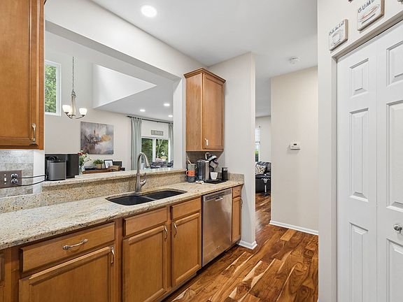 5th image of 1039 Silver Hill Cir