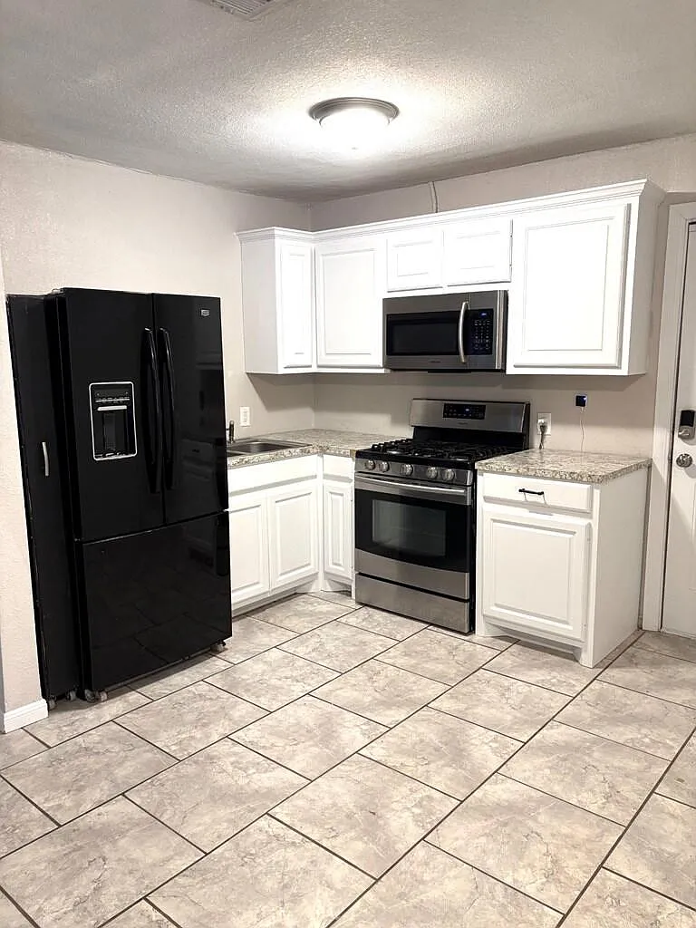 2 bed, 1.0 bath, 1000 sqft, $1,795 — Photo 4