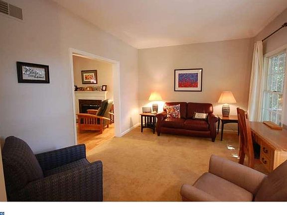 4th image of 99 Ramblewood Dr