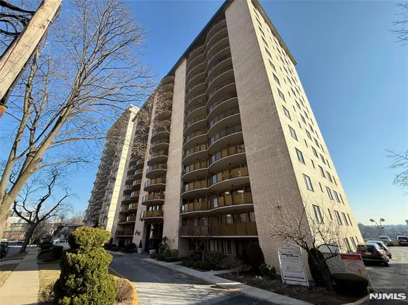150 Overlook Ave APT 15J, Hackensack, NJ 07601