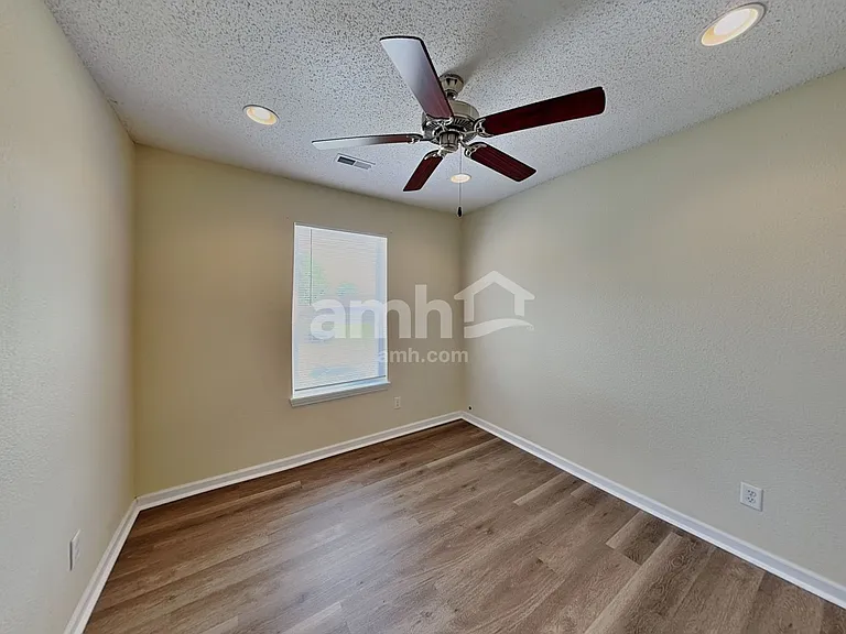 1347 Egret Ln — Photo 20