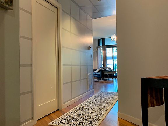 3rd image of 400 4th Ave S APT 206