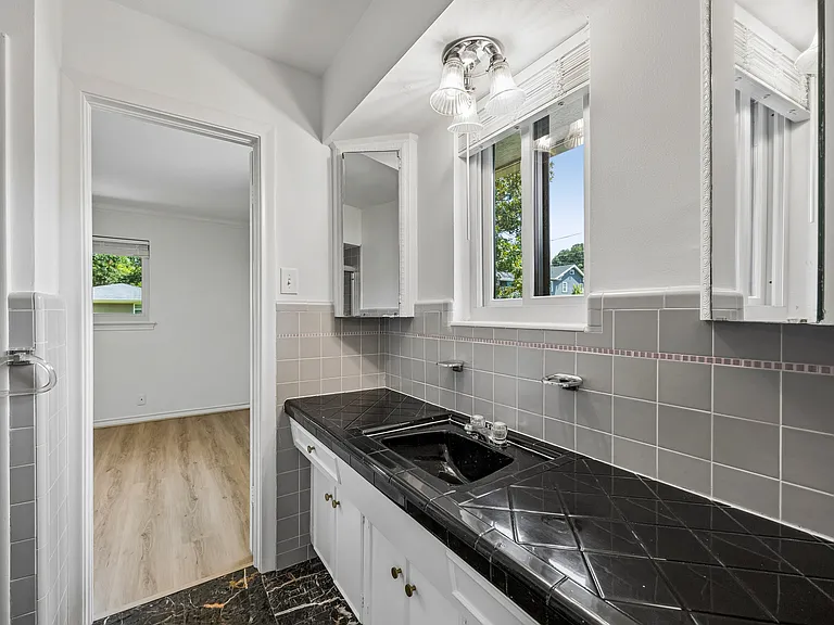 3566 Princess Ln — Photo 23