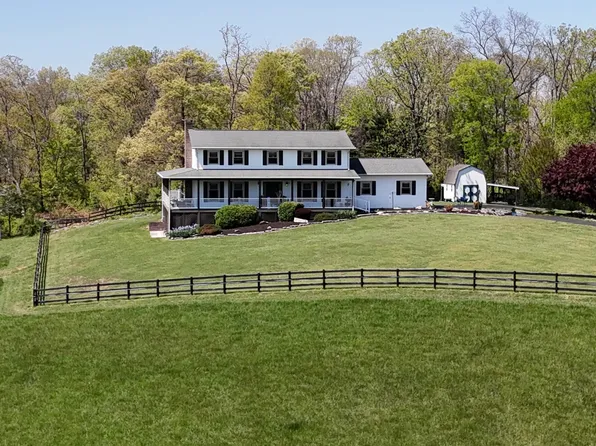 539 Morie Rd, Dandridge, TN 37725