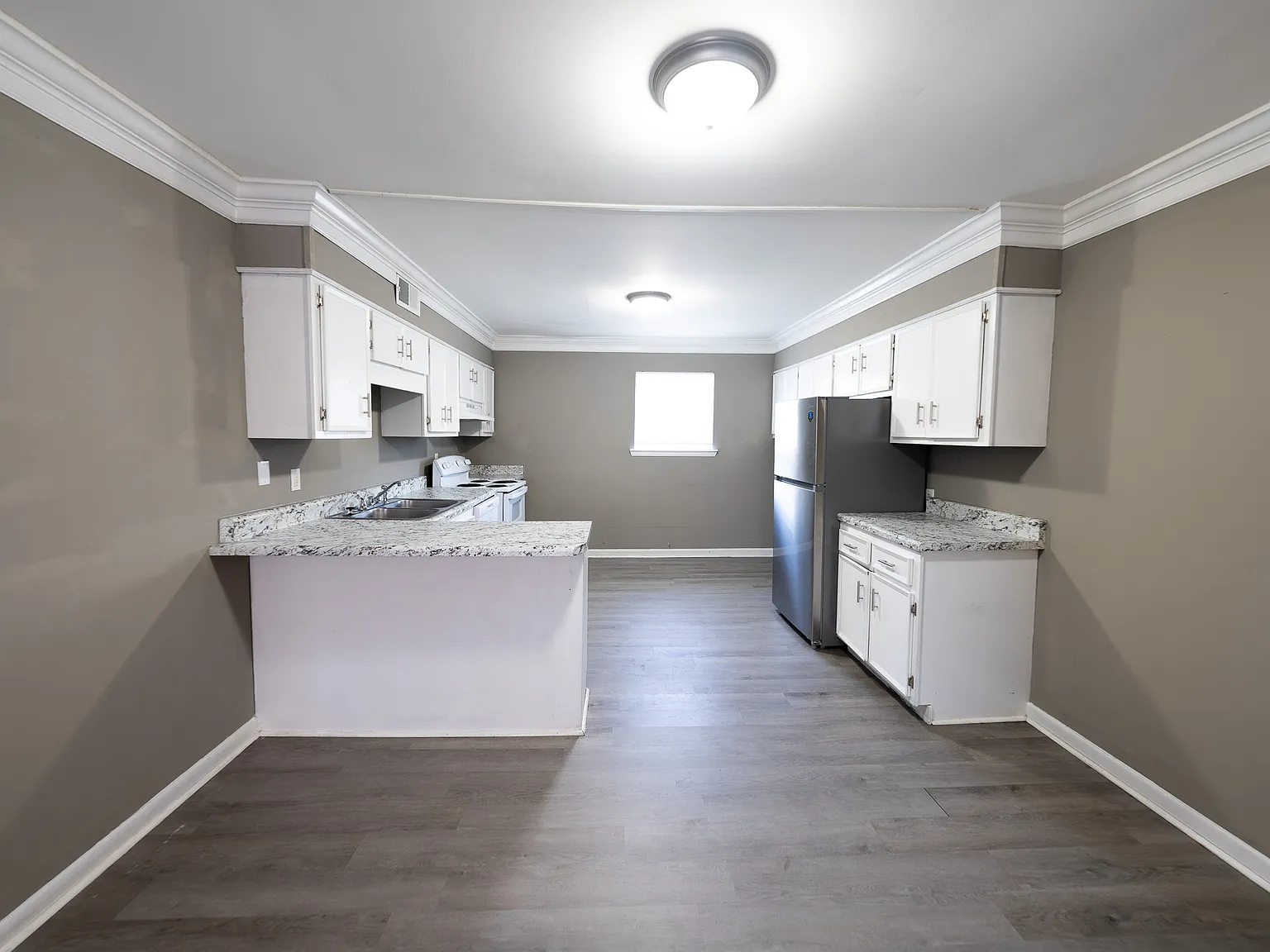 2 bed, 1.5 bath, 1000 sqft, $1,025 — Photo 2