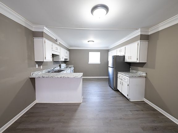 2nd image of 635 3rd Ave NE #635