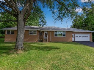 1956 Blakeley Rd, East Aurora, NY 14052
