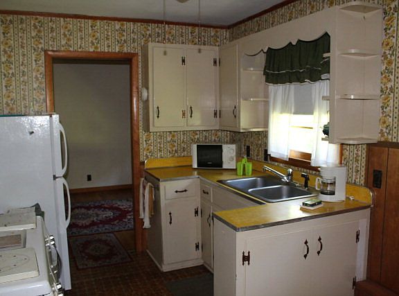 4th image of 198 Hillcrest Ave
