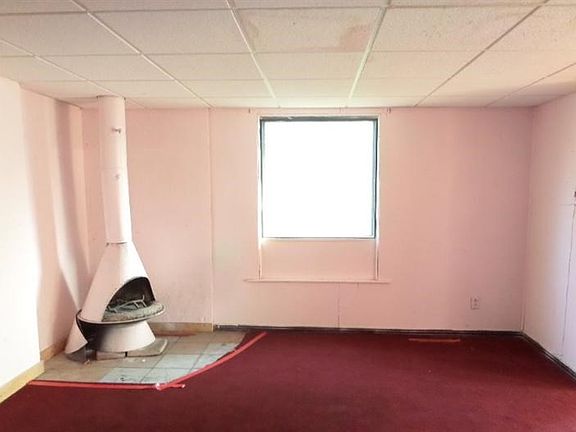 5th image of 910 N 5th Ave