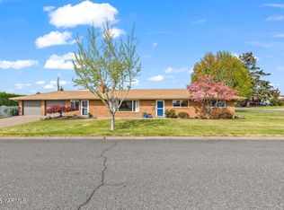220 N 42nd Ave, Yakima, WA 98908