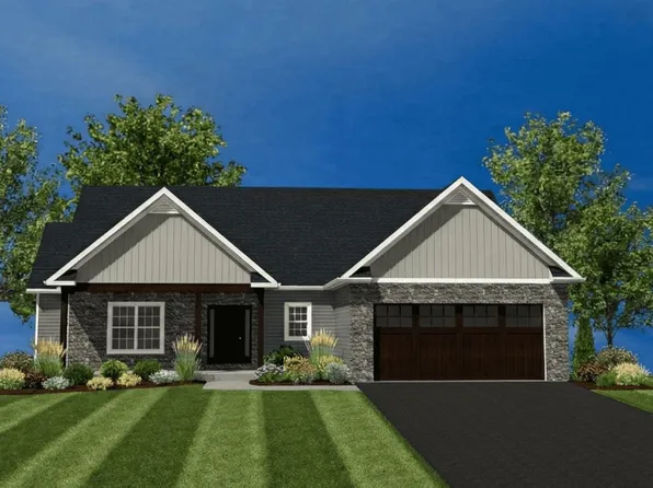 24 Rolling Meadow Rd, Lebanon, PA 17046