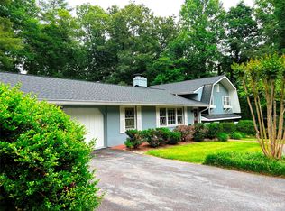 1722 Bluebird Dr, Hendersonville, NC 28792