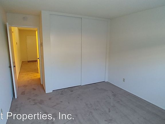 3rd image of 4412 Marlborough Ave APT 17