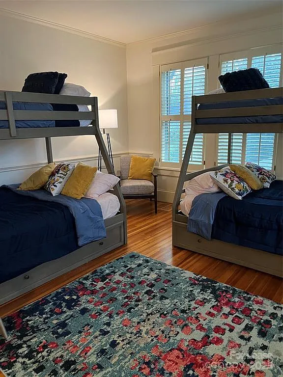 2615 Sharon Road - 1 — Photo 2