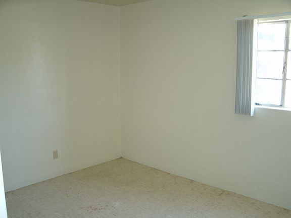 4th image of 4557 & 4559 E 18th St #243400841