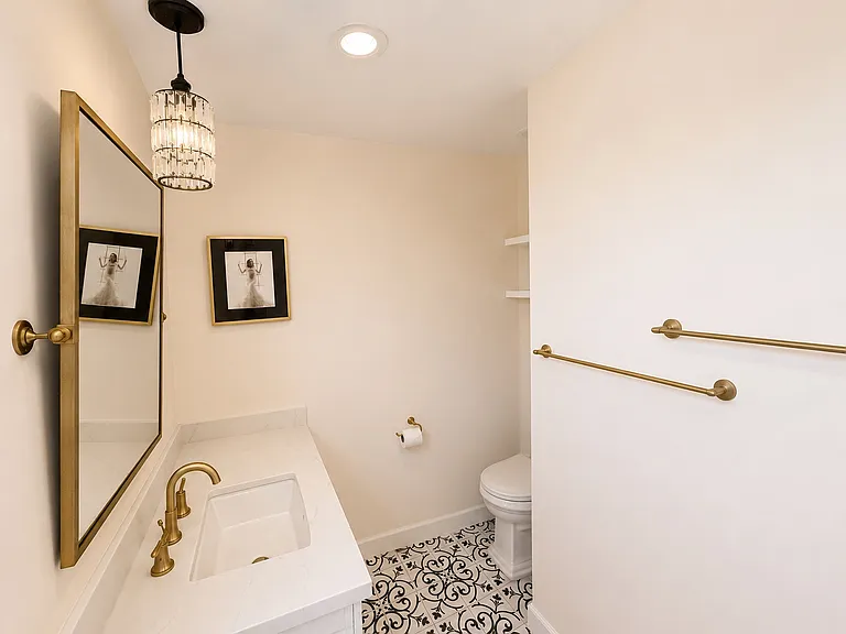 5920 Wilkinson Ave — Photo 28