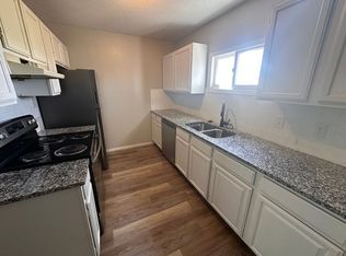 $1195 - 3 bedroom/ 2.5 bathroom - Townhome close to WSU!, Wichita, KS 67208