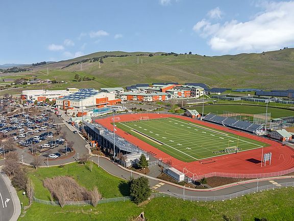 5-minute walk to American Canyon High School