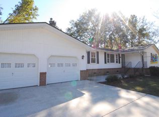 2915 Shadow Ln, North Charleston, SC 29406