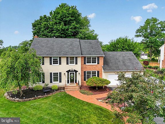 2nd image of 53 Wexford Dr