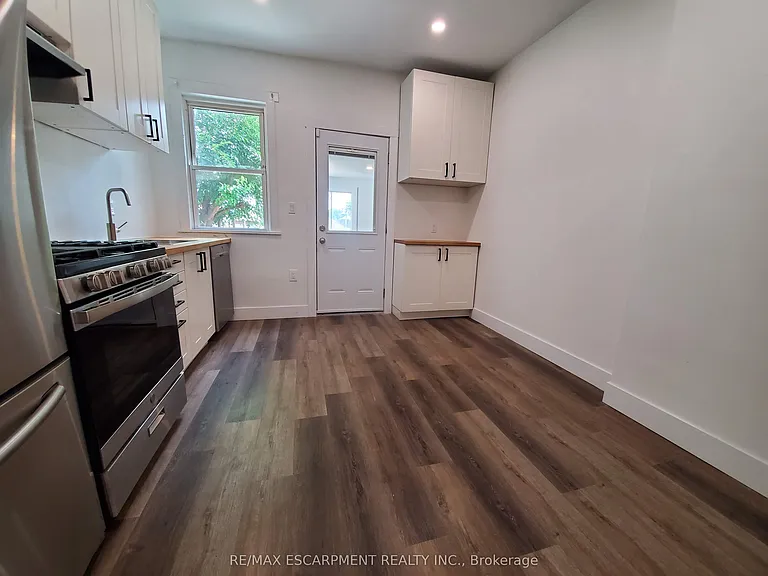 198 Sherman Ave N #1 — Photo 13